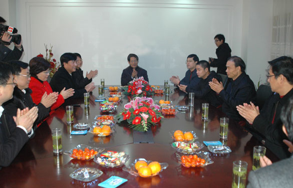 溧陽市委書記韓立明、市長盛建良一行來上上集團(tuán)走訪慰問