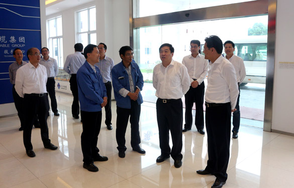 2016年10月18日，常州市委常委、常務(wù)副市長(zhǎng)曹佳中來(lái)上上電纜調(diào)研