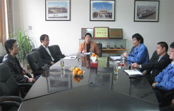 溧陽(yáng)市委、常委組織部部長(zhǎng)楊琪來(lái)江蘇上上電纜集團(tuán)慰問科技人才