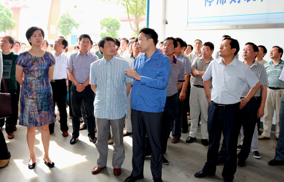 安徽省青陽(yáng)縣學(xué)習(xí)考察團(tuán)一行來(lái)上上集團(tuán)參觀考察